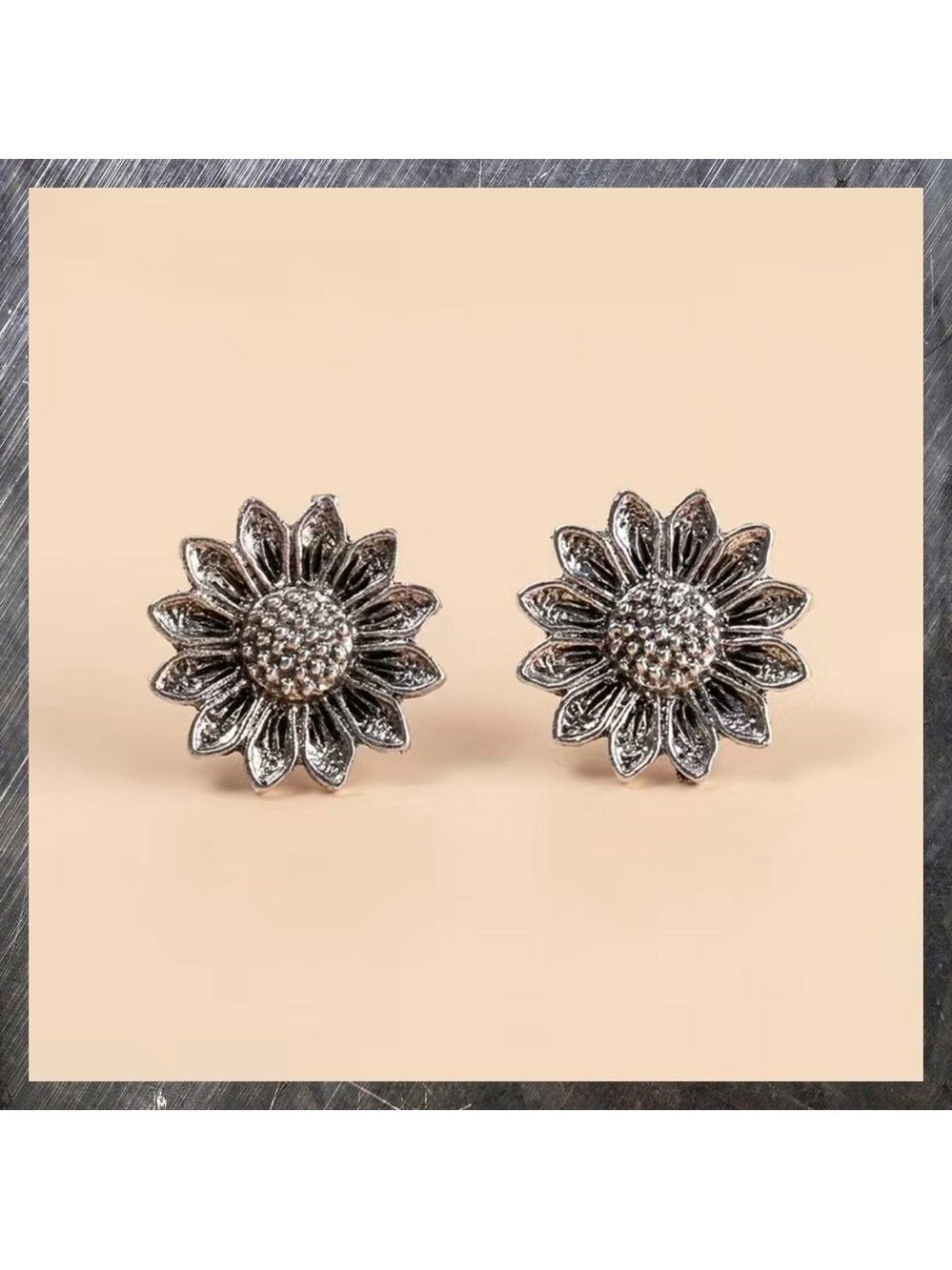 Sunflower or Daisy Stud Earrings #1149
